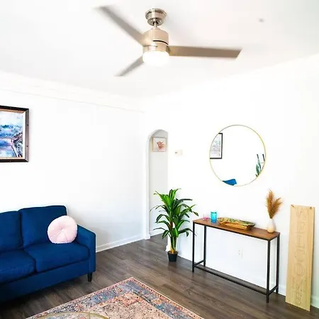 Beautiful 3-Bedroom Home In Brooklyn With Parking